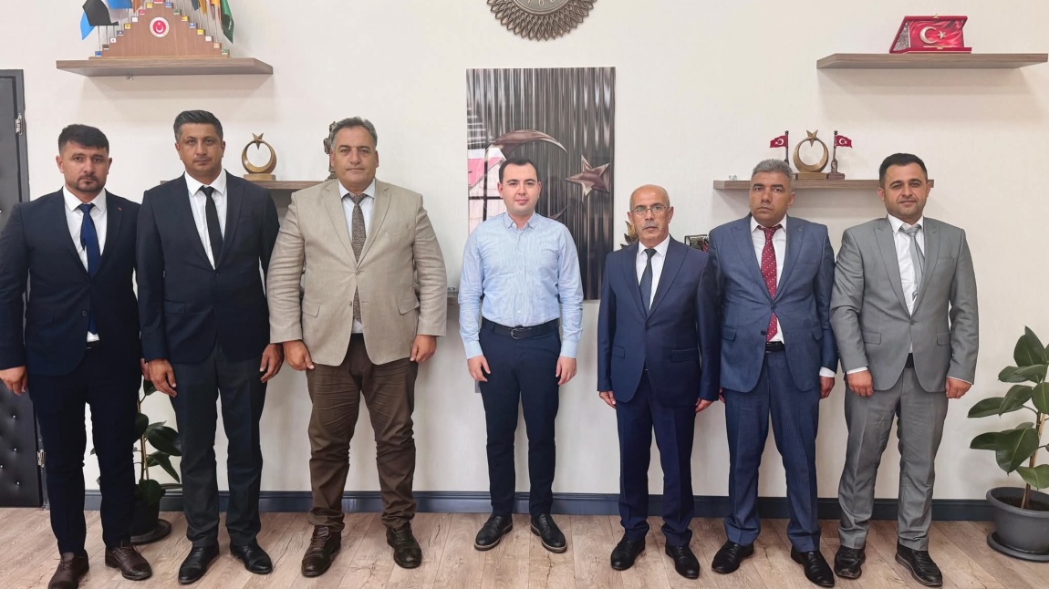 Hasköy Kaymakamımız Sayın İsmail Güney, Yeni Atanan İdarecileri Kabul Etti